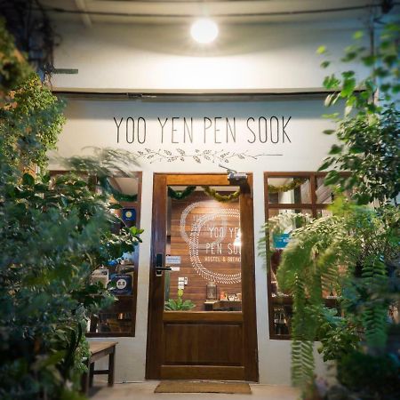 A Pousada Yoo Yen Pen Sook Banguecoque Exterior foto